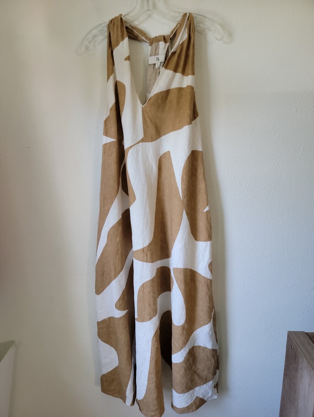 Banana Republic Beige and Cream Halter-Style 100% Linen Maxi Dress - Picture 2 of 12